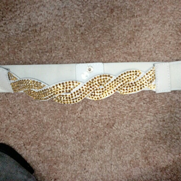 Rue 21 belt