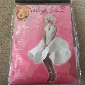 Marilyn Monroe costume