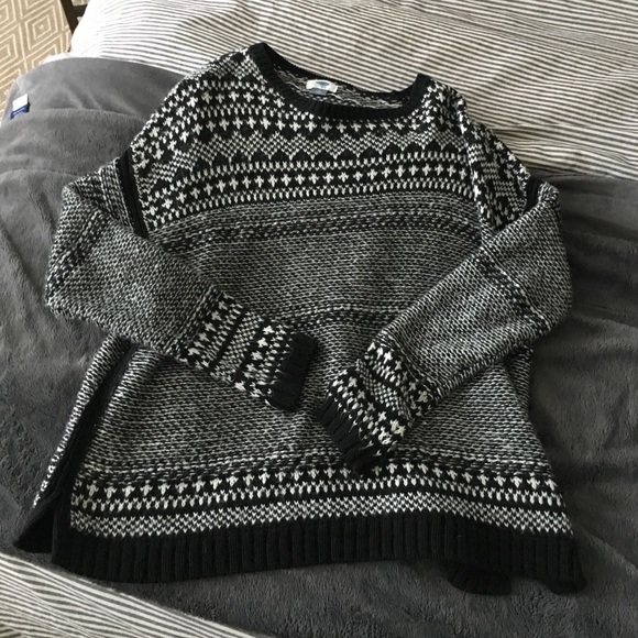Black and white sweater - Picture 1 of 1