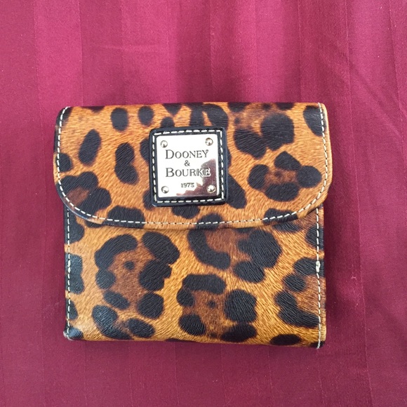 Dooney & Bourke wallet