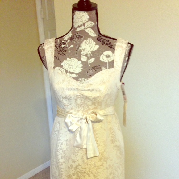 Guess - Floral Brocade patterned dress