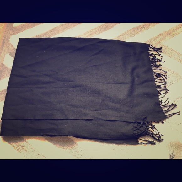 Black 100% wool wrap