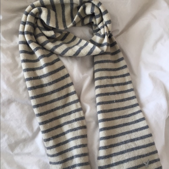 Cream and gray AE scarf