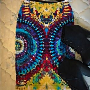 Form Fitting Abstract Design Skirt