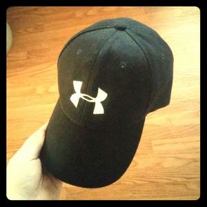 Under armour hat, one size. Adjustable strap