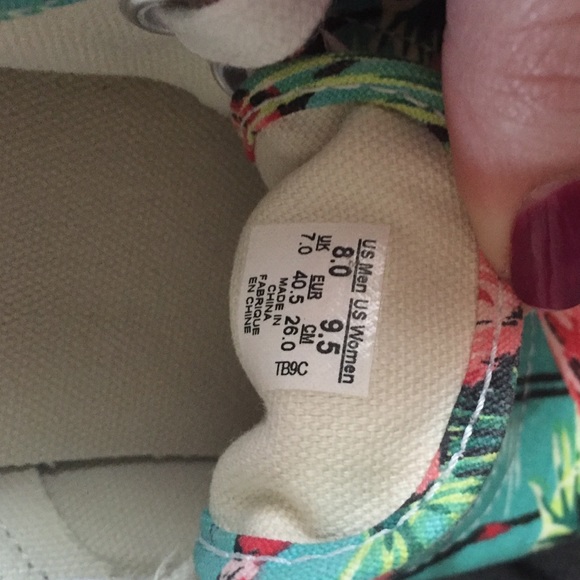 Vans - Picture 3 of 3