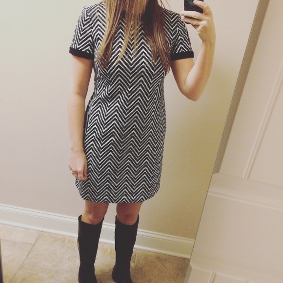 NWT Artsy Chevron Contrast Dress - Picture 1 of 5