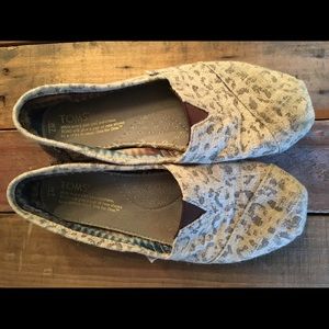Women's size 7 Tom's Limited Cheetah Print