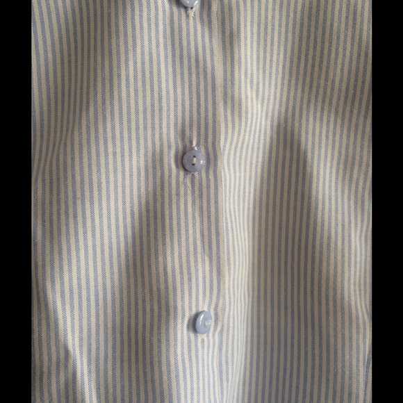 Button down - Picture 2 of 2