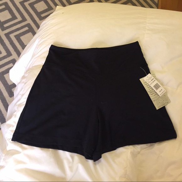 Marika, Black Yoga Shorts