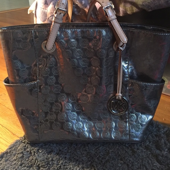 Michael Kors Handbags - Michael Kors Tote
