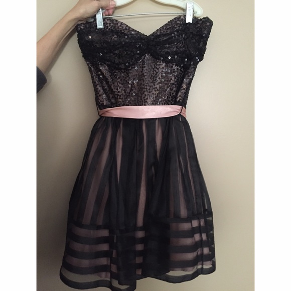 Betsey Johnson Dresses & Skirts - Betsey Johnson Dress Size 4