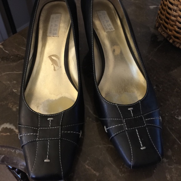 Black shoes with white stitching detail