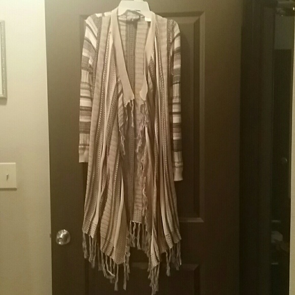 Sweater - Picture 3 of 3