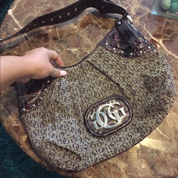 Purple/plum Guess purse!