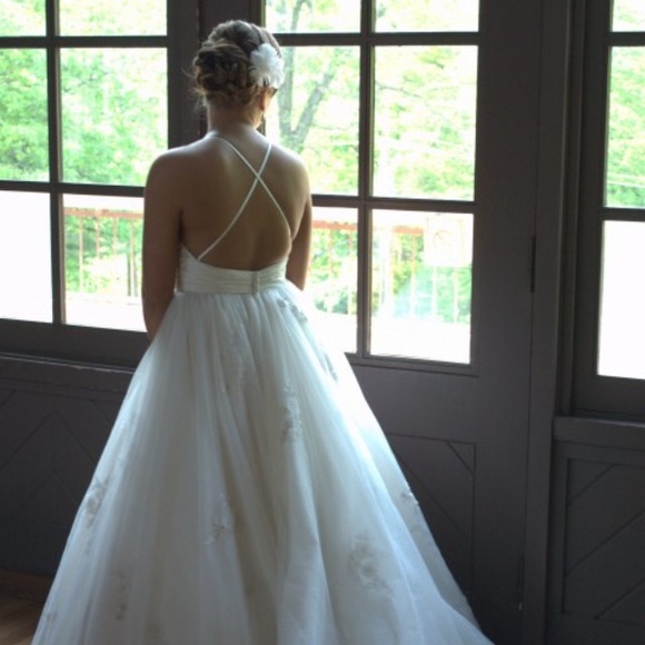 SOLD! Oriana ivory ball gown wedding dress - Picture 2 of 4