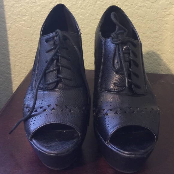 Black Wedges - Picture 2 of 2