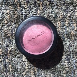 Mac Mineral Blush: Gentle
