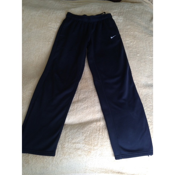 Small Black Therma-Fit Nike Sweatpants