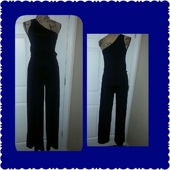 Body Central Pants - Body central black one shouldet