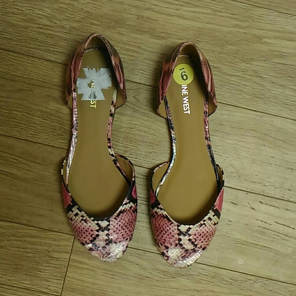 Nine west snake skin peptoe flats