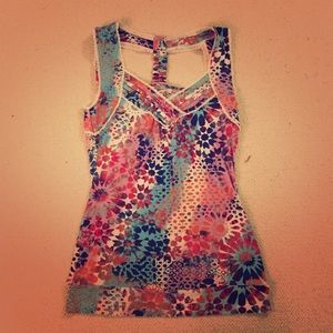 SOLD ON Ⓜ️ERCARI Flower and Lace Tank Top