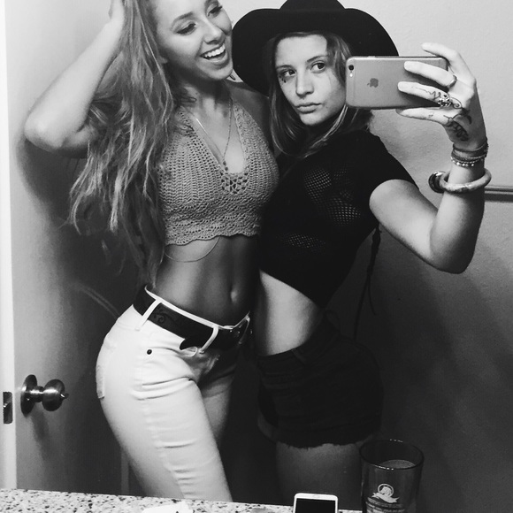 Meet your Posher, Madison - Picture 2 of 3