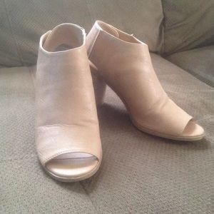 Mossimo Nude Peep Toe Booties Size 7.5