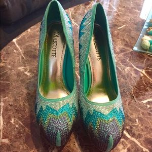 Gorgeous bling bling heels!