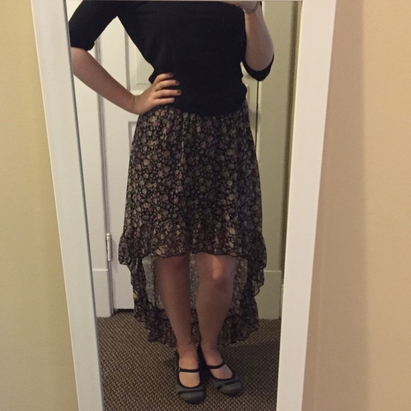 High-low black flowered skirt - Picture 4 of 4