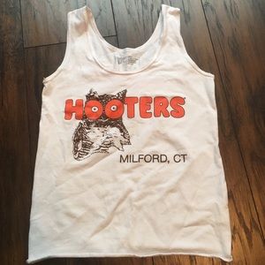 Hooters Tank
