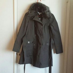 SALE! NWT Olive green fur hood trench coat jacket Medium