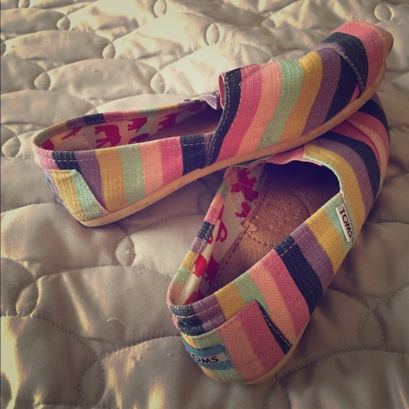 Multi colored TOMS