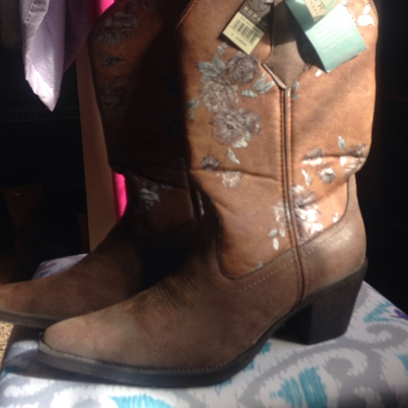 Brand new ropers womens boots