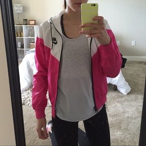 Nike Women's color blocked wind breaker jacket