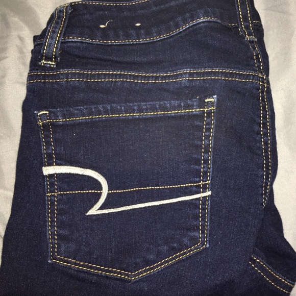 Dark wash American eagle skinny jeans