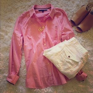 Tommy Hilfiger >> Pink Button Up