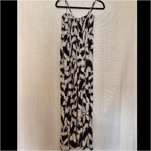 Long & Flowy Zip Dress
