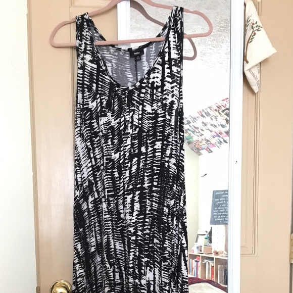 Black and white high low maxi dress