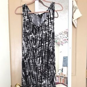 Black and white high low maxi dress