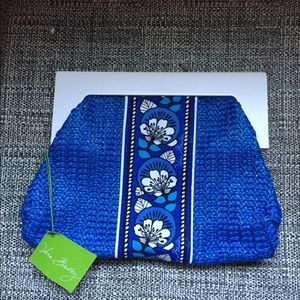 Vera Bradley Straw Clutch*price final*