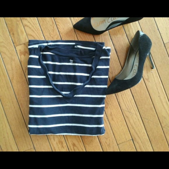 GAP BLUE AND WHITE LONG SLEEVE SHIRT