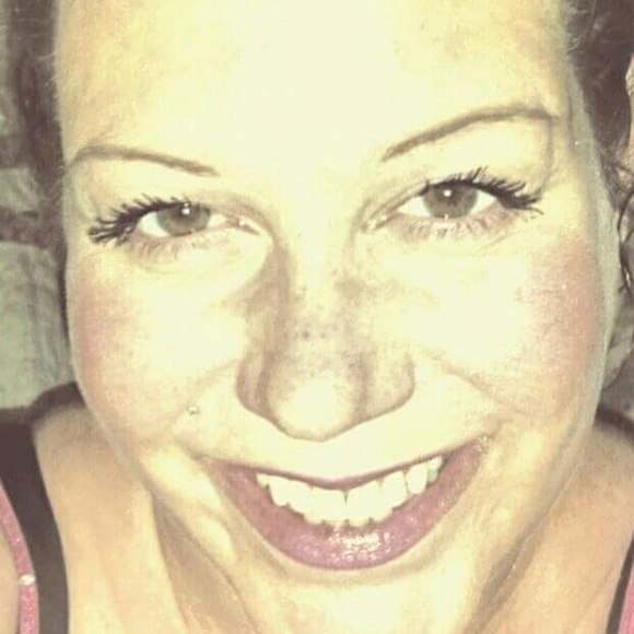 Meet your Posher, April - Picture 1 of 1