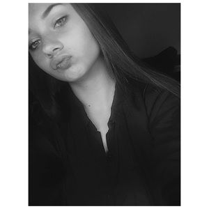 Meet your Posher, Courtney