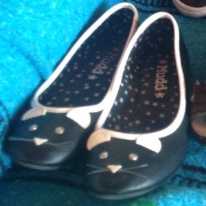 Kitty flats