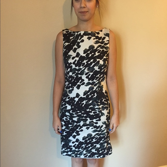 Ann Taylor classic knee length dress w/zipper sz 8