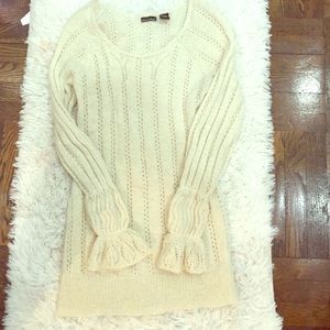 Sweater - Moda Internationals by Victoria's Secret