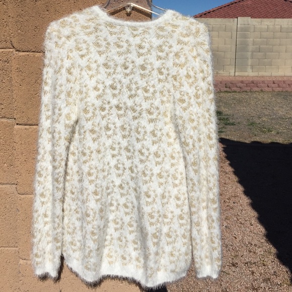 Beautiful fuzzy open cardigan - Picture 2 of 4