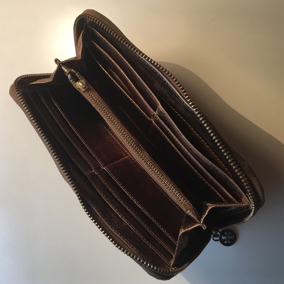 Tory Burch Gold Wallet-Retail $195 - Picture 3 of 3