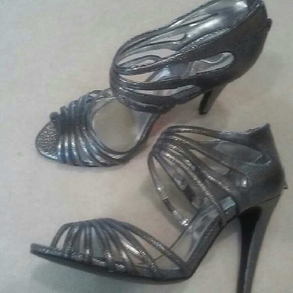 Dress shoe